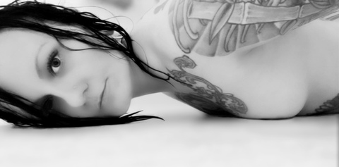 Header of agnesofaurora