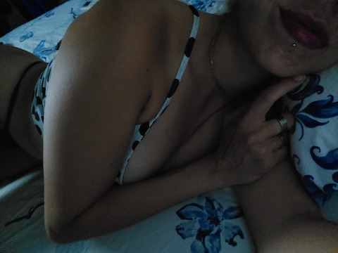 Header of blondehotass