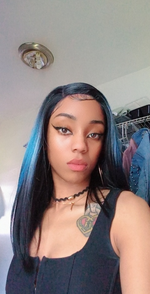 Header of lola_lovesu