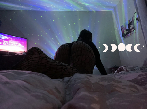 Header of lunarluvbug