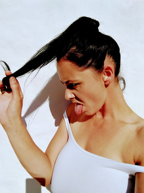 Header of nathaliepetronelli-stone