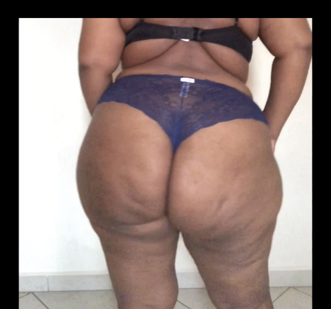 Header of queenzeexxx