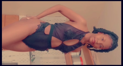 Header of sharonsharon26