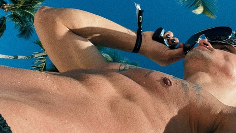 Header of shelovemeee