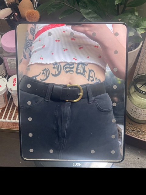 Header of thee_strawbaby