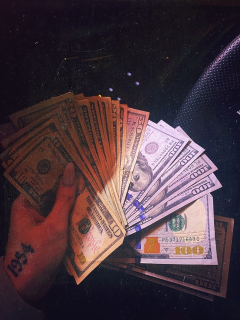 Header of theonlyyjadee