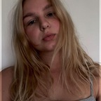 View Violet Phoebe 💗 (violetphoebe) OnlyFans 51 Photos and 32 Videos gallery 

 profile picture