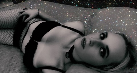 Header of xladylillyx